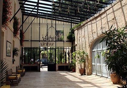 Hall verrière du Château des Bidaudières