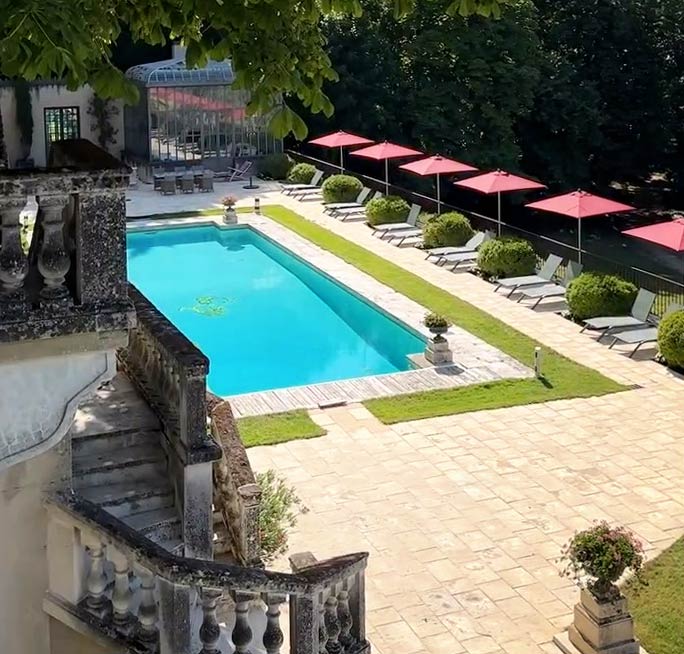 Hall verrière et espace de réception du Château des Bidaudières
