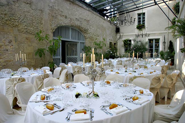 Table dressée pour un mariage au Château des Bidaudières